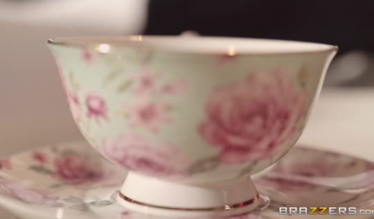 В плену у демона - анальный бдсм с жопастой красоткой